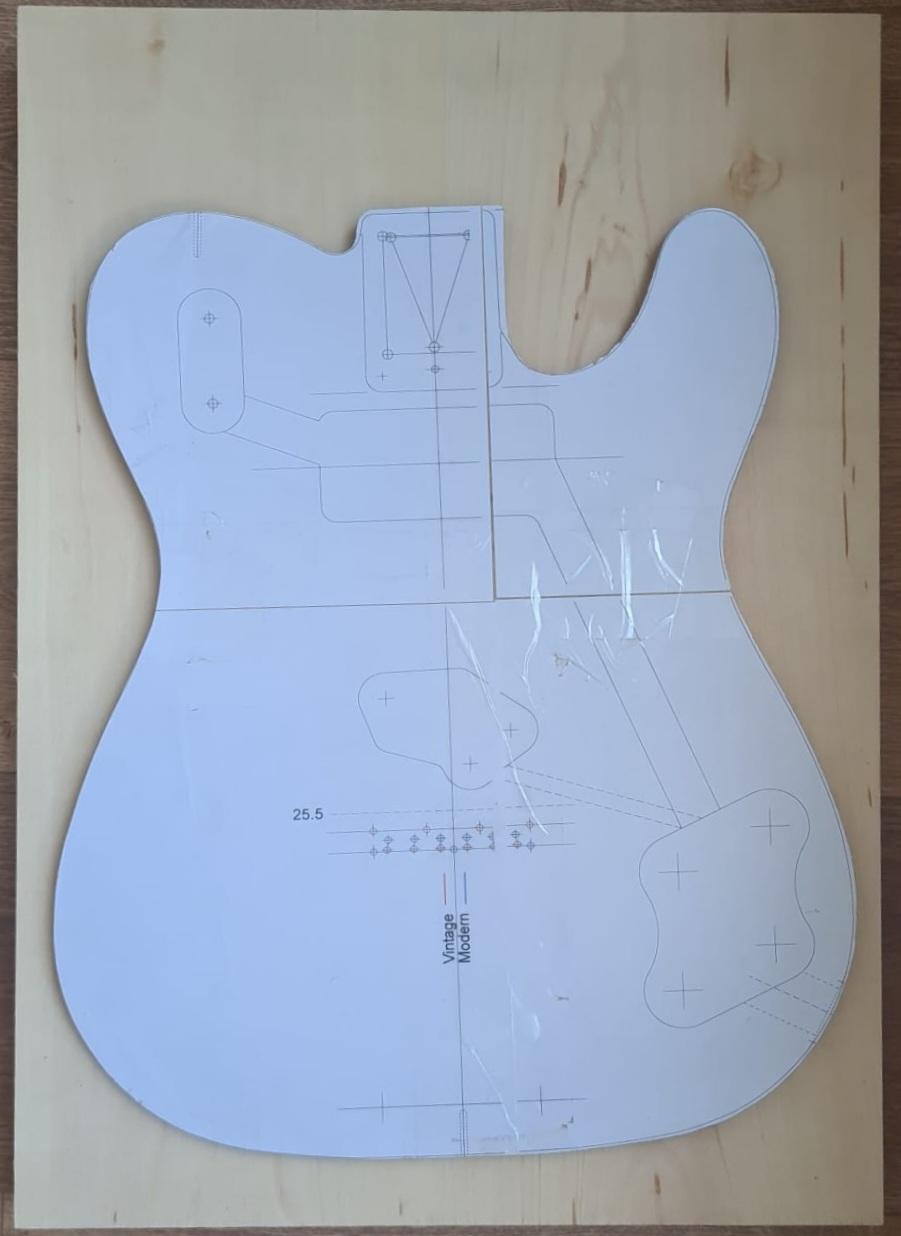 Plan de découpe de la guitare