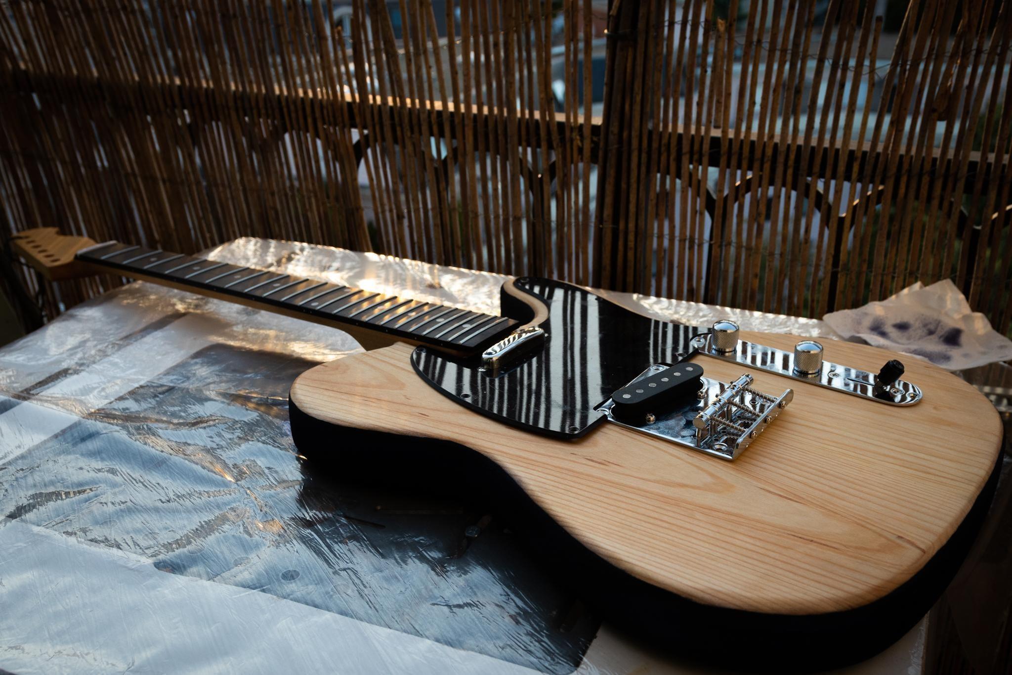 Guitare assemblée et terminée